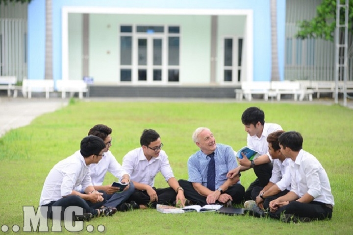 Tầm ảnh hưởng của giáo viên nước ngoài với sinh viên tại Việt Nam
